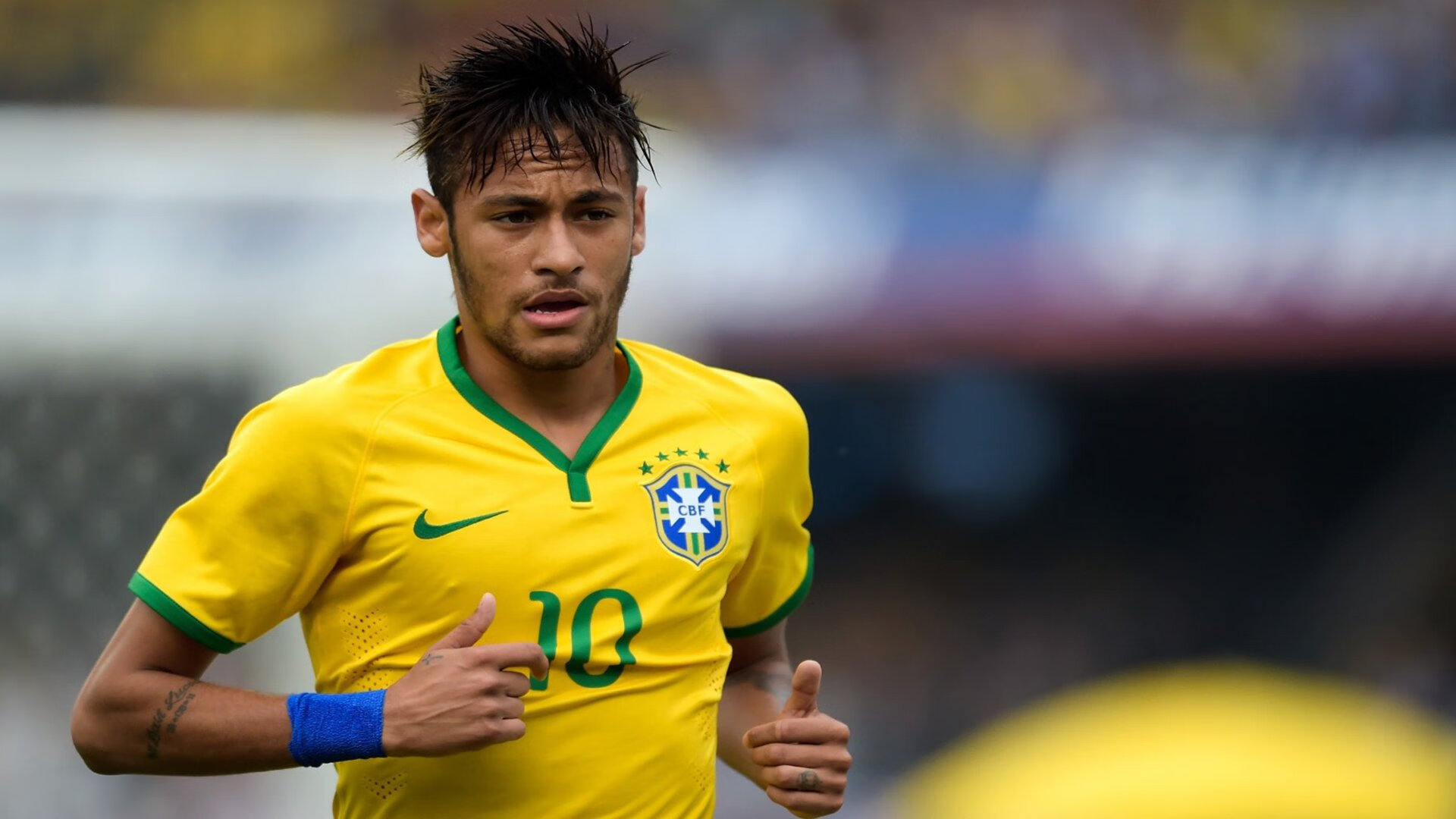 生态足球：推动绿色发展，保护足球场环境，足球场污染环境吗